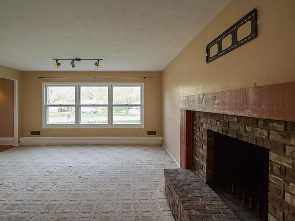 5th image of 3853 New Salem Ave