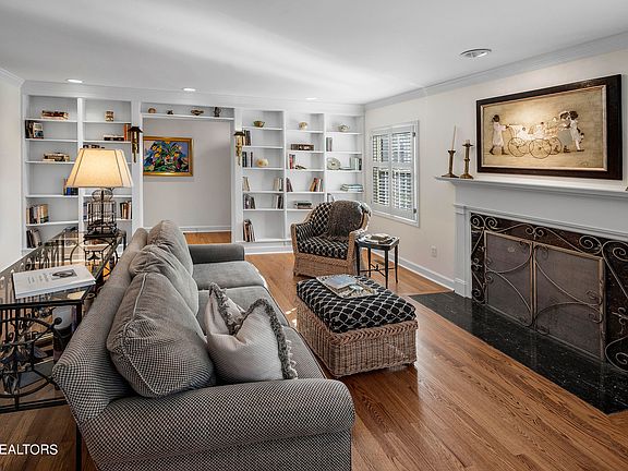 3rd image of 6809 Glenbrook Dr