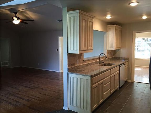 5th image of 421 Birch Ln