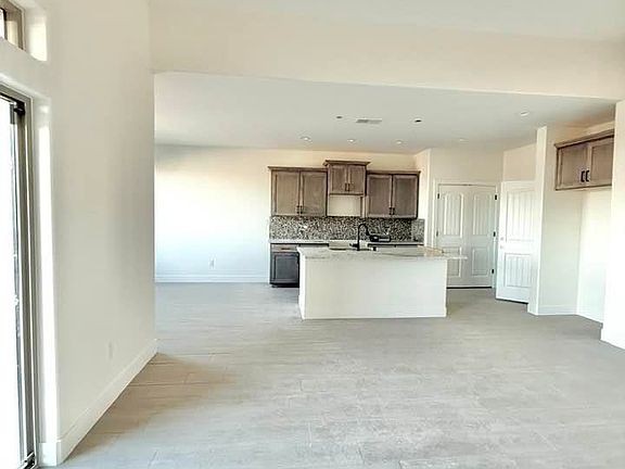 4th image of 2527 Segovia Ct