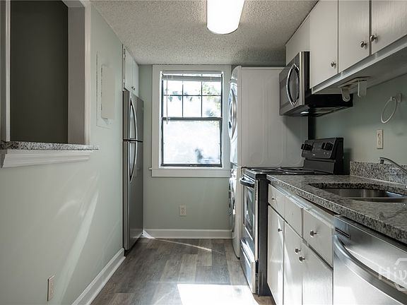3rd image of 290 Appleby Drive #263