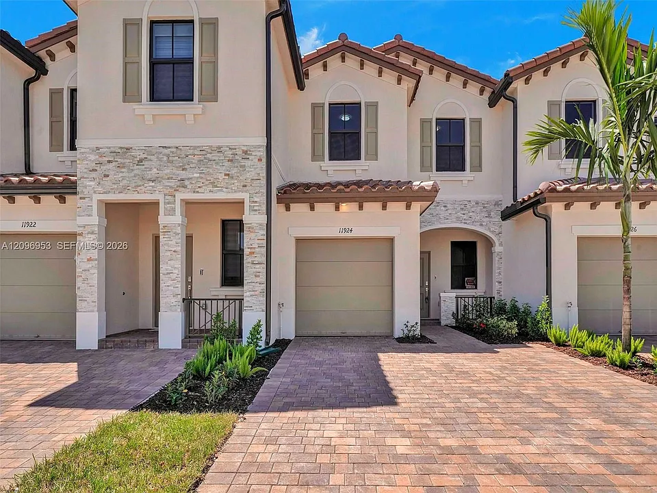 11924 SW 247th Ter