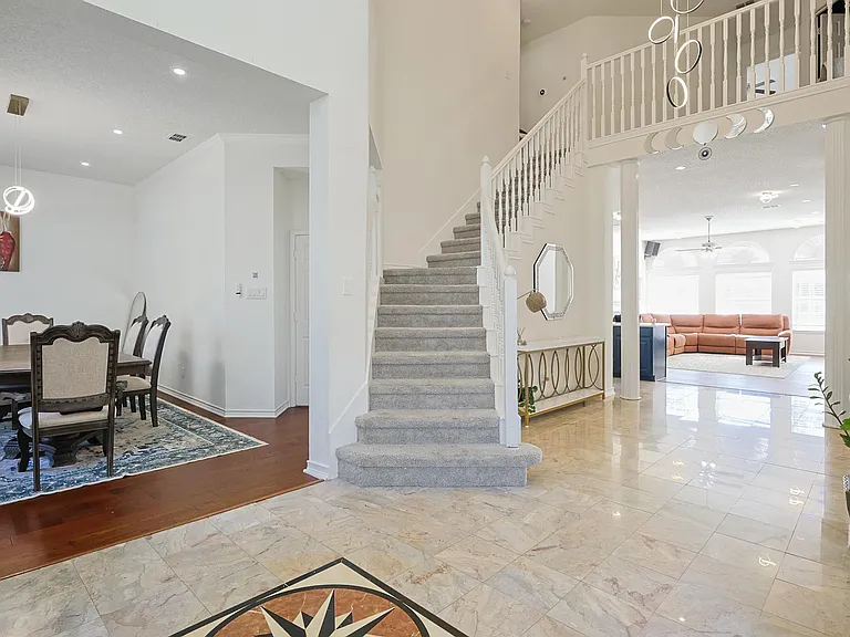 501 Halifax Ln — Photo 15