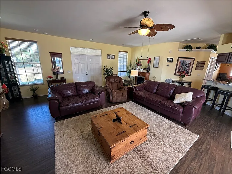 3619 SW 6th Ave — Photo 3