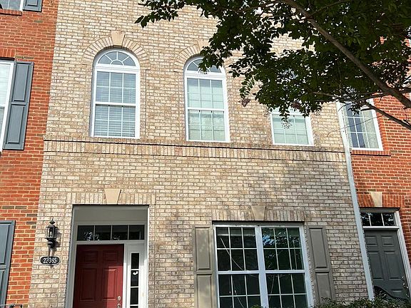 4th image of 23085 Sunbury St