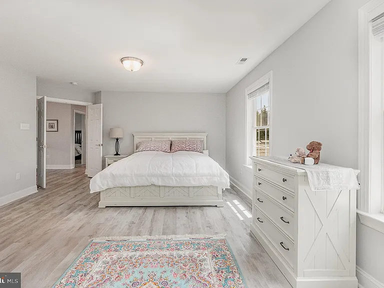 2121 Traceys Rd — Photo 38