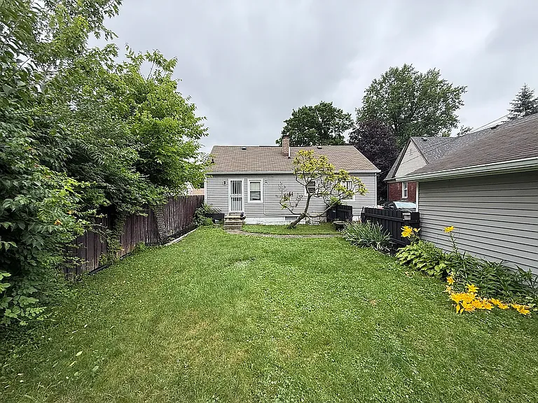4907 Young Ave — Photo 3