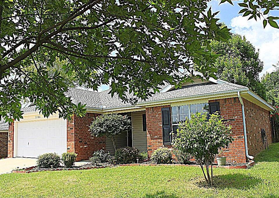 1st image of 3886 W Lilac Dr