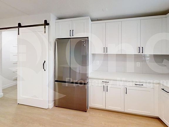 3rd image of 1840 W Thomas Rd APT 1
