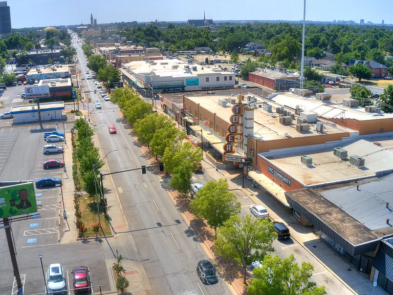 2409 N Robinson Ave #B — Photo 24