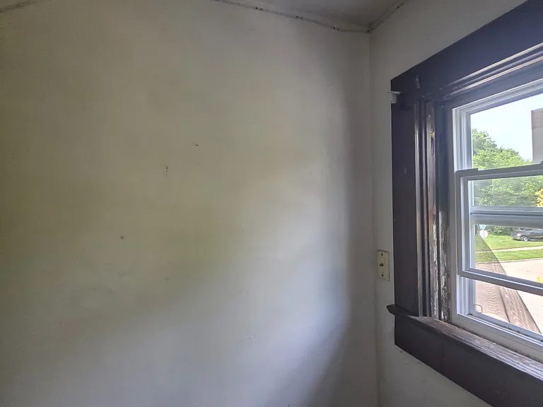 1303 E Hickory St — Photo 54