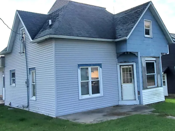 412 4th St, Clutier, IA 52217