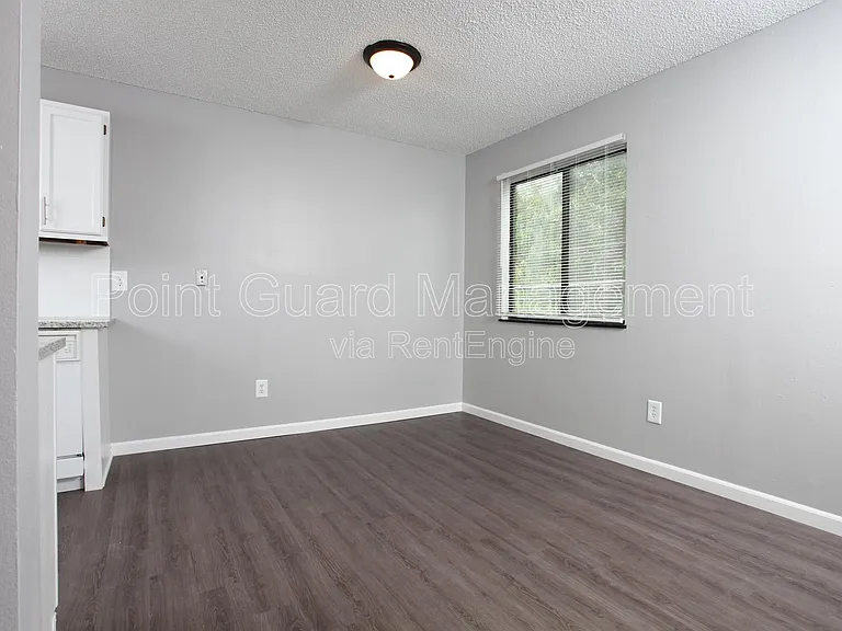 1717 N Vassar Ave — Photo 37