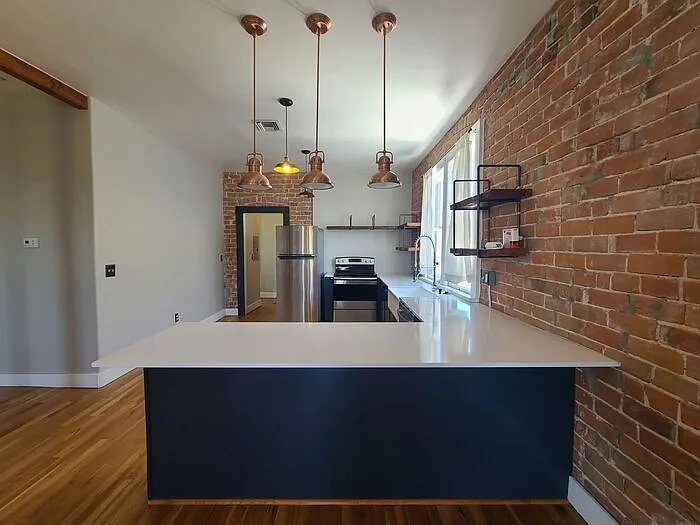 710 N 6th Ave #3 — Photo 5