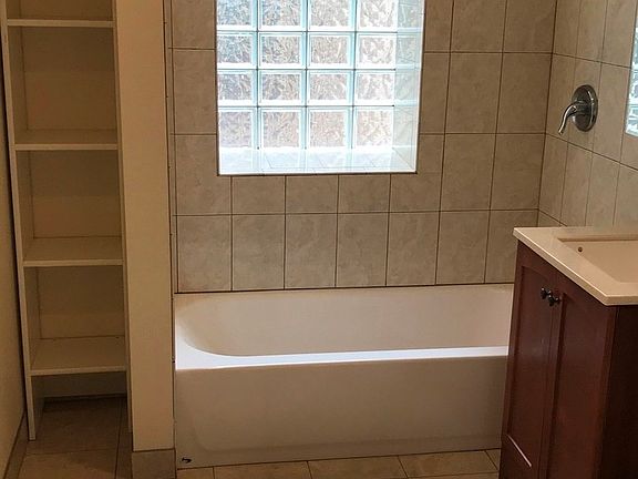 3rd image of 6128 N Talman Ave #3S