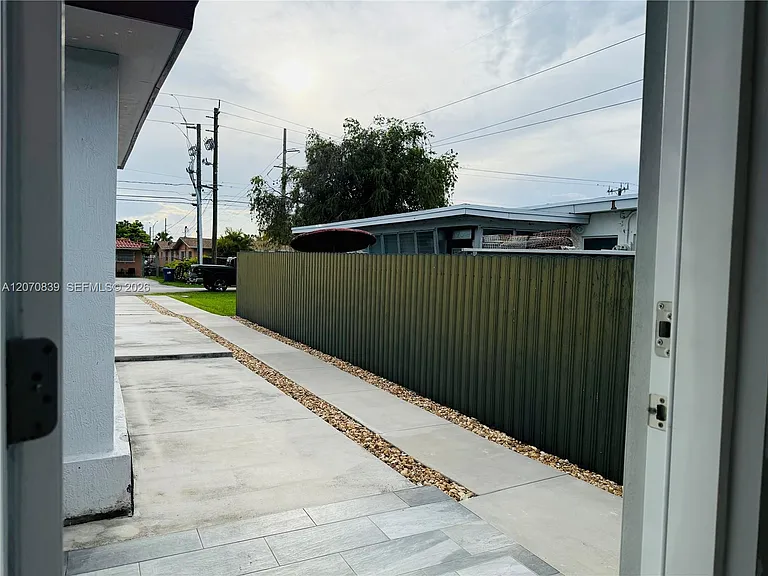 1221 SW 76th Ct — Photo 25
