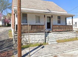 1012 E 7th St #B, Alton, IL 62002