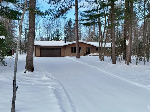3 Arrowhead Dr, Marquette, MI 49855