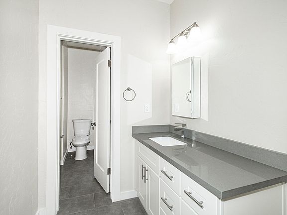5th image of 4231 Montgomery St #208