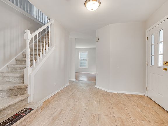 2nd image of 1915 Sequoia Dr