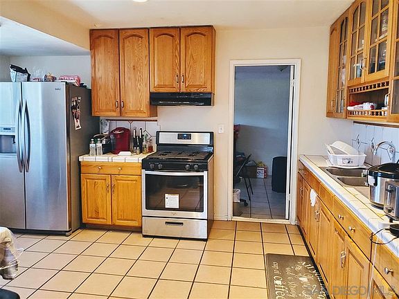 4th image of 6209 Thorn St