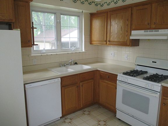 4th image of 1860 Belleview Ave