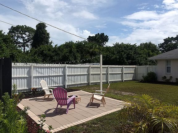 4th image of 7234 Peacock Ln