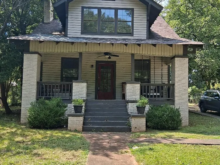 1116 Potter Ave — Photo 1
