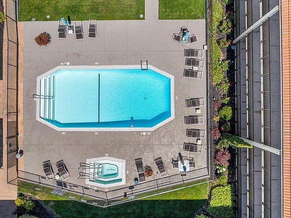 5th image of 850 Park Ave APT 3B