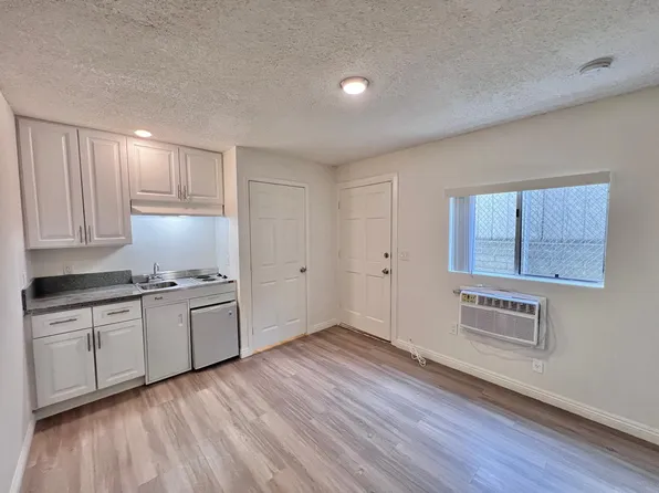 11921 Hart St Unit 9, North Hollywood, CA 91605