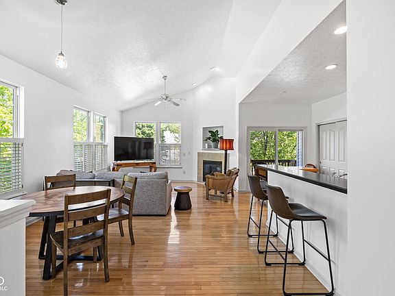 5th image of 8413 Clayhurst Dr