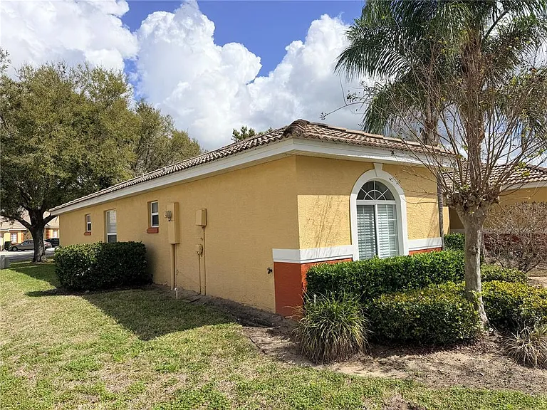 145 Ocean Bluff Dr — Photo 2