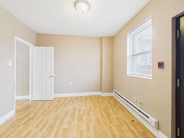207 S 60th Street — Photo 10
