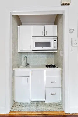 Rented by Emerson Realty NY LLC | media 12