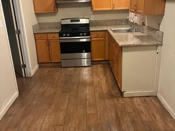 1406 E Hampton Way, Fresno, CA 93704