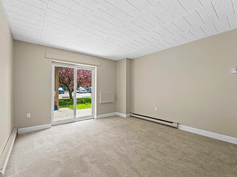 45 Timmins Cres — Photo 7