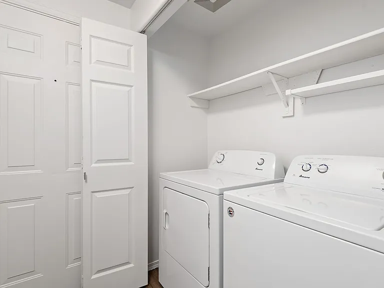 Windlass Apartments — Photo 27