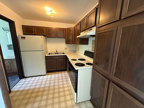 4th image of 3411-3427 Elm Dr #3417