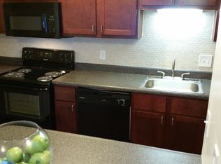 10 Carlyle E APT F, Belleville, IL 62221