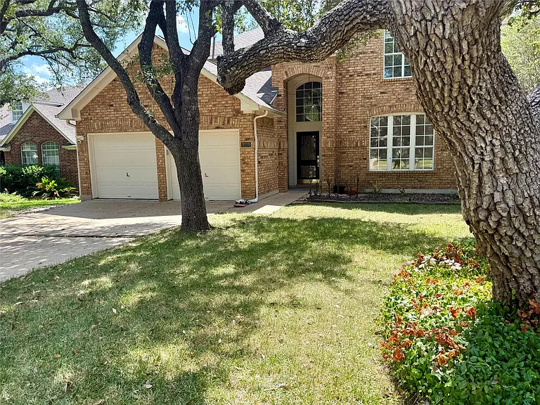 11112 Marden Ln — Photo 2