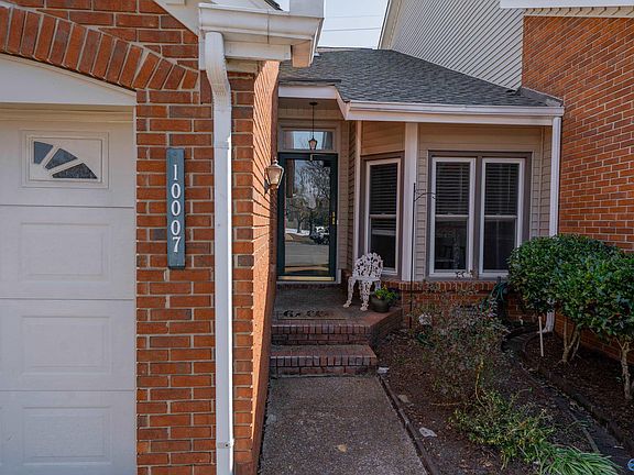 2nd image of 10007 Meredith Ln SE