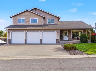 115 Lyle Loop, Selah, WA 98942