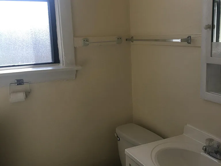 3121 N Hamlin Ave #3J — Photo 5