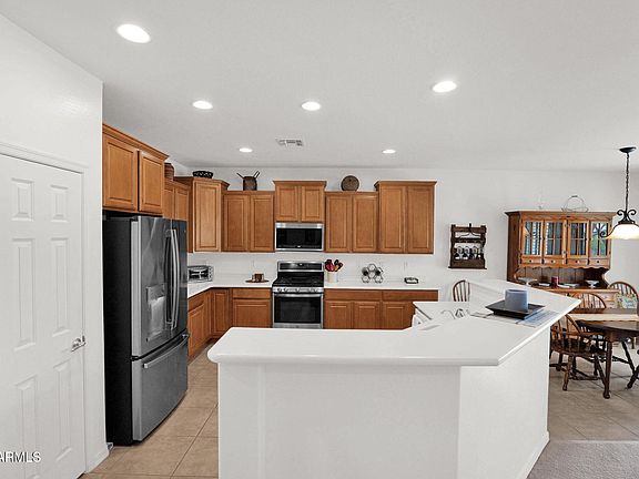 4th image of 3618 N COLONIAL Court