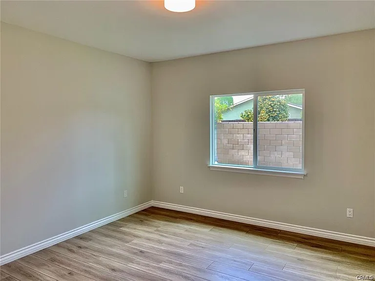 2411 1/2 S Primrose Ave — Photo 14