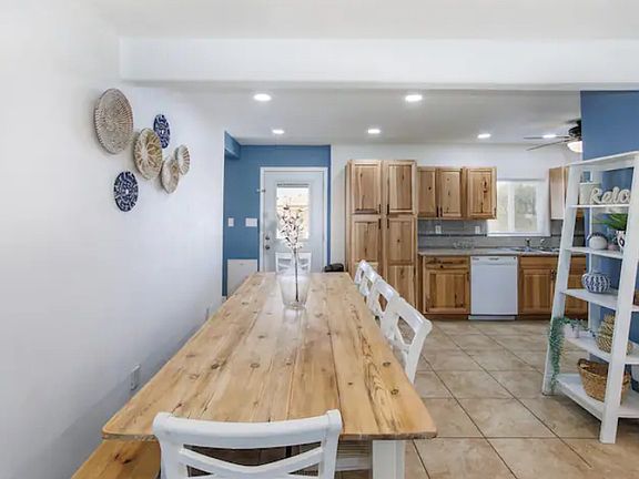 4th image of 206 Columbine Dr