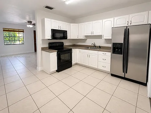525 SW 78th Ct #525 Photo 1