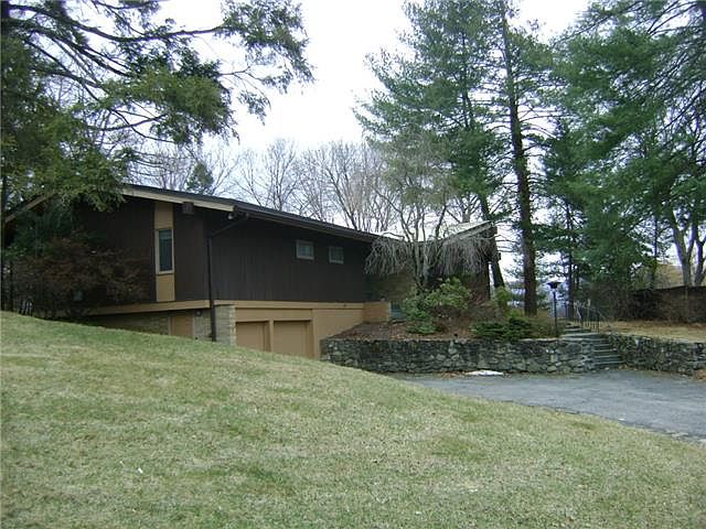 1st image of 71 Susan Dr