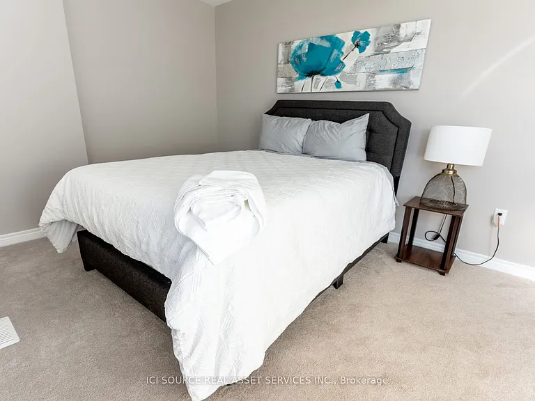 648 Lemay Grv — Photo 12