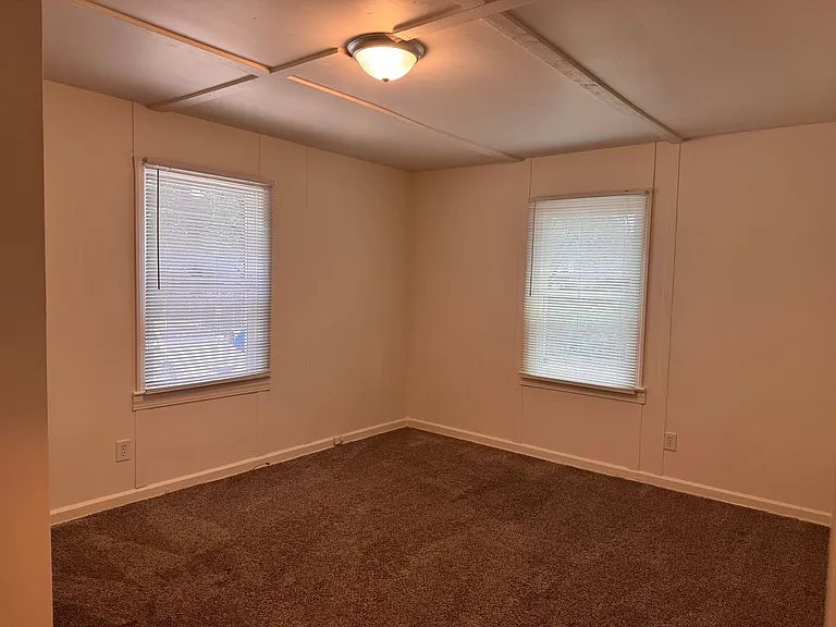 1520 Sloan St — Photo 9